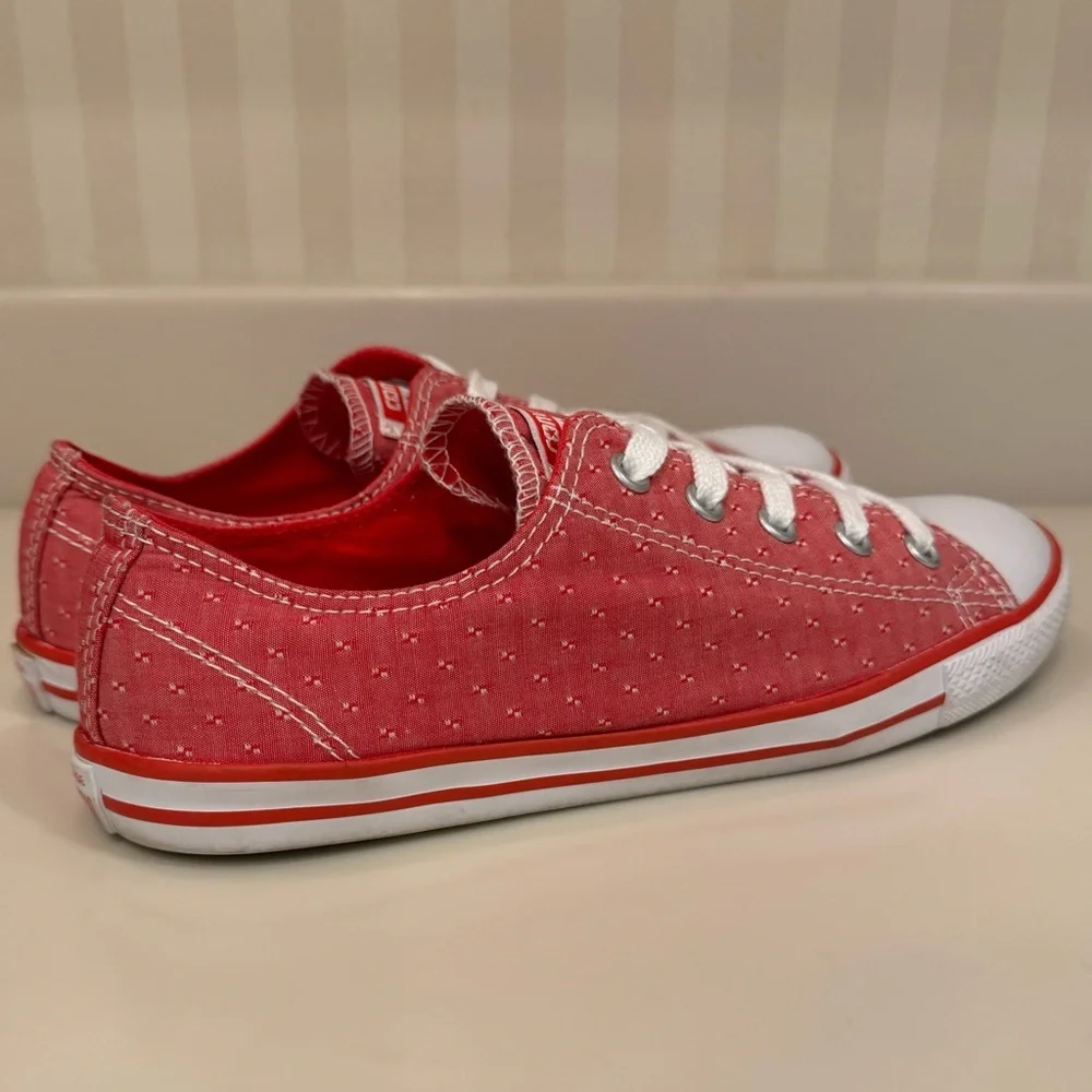 Converse Womens Chuck Taylor All Star Dainty Ox Sneakers Casino Red